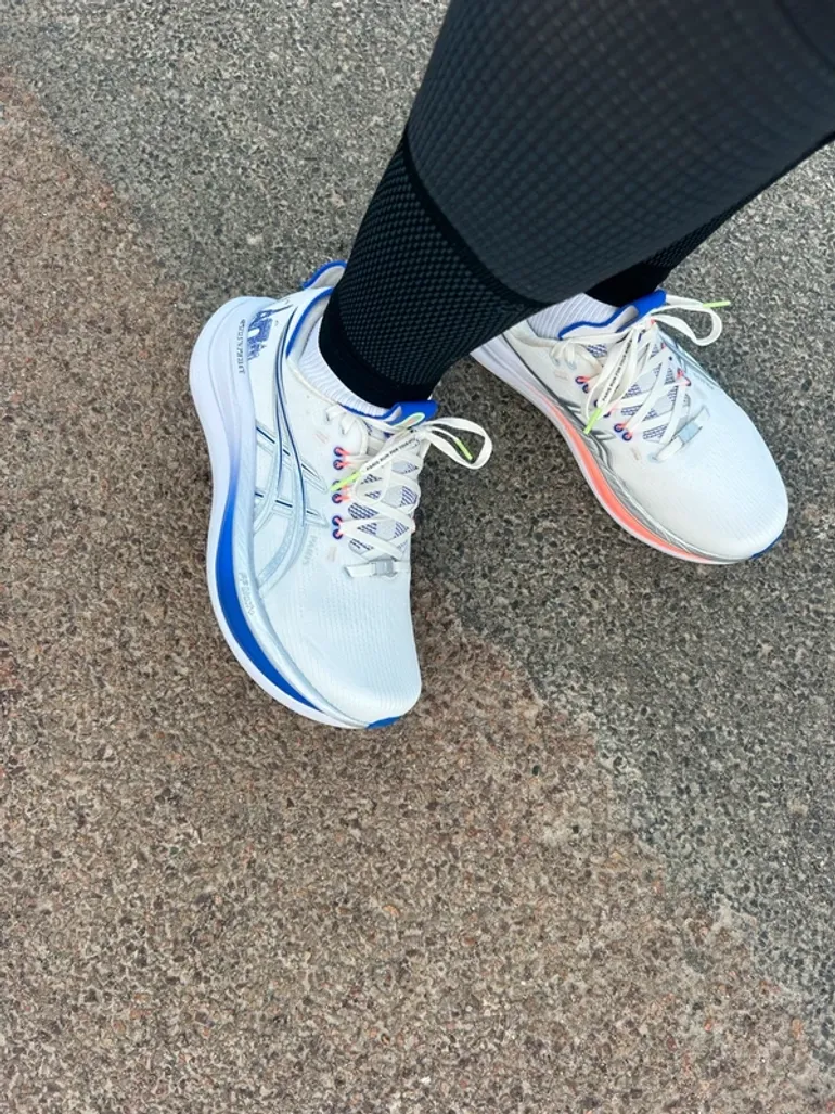 Gebrauchtes Asics Gel-Nimbus 28 2026 bike — Bild 2 von 3