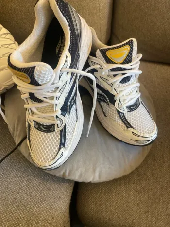 Używany Saucony Running Shoes Running Shoes