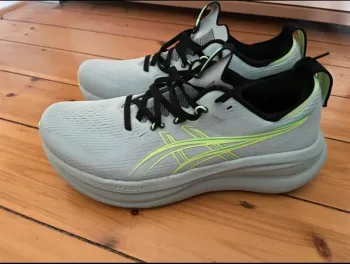 Used Asics Gel Nimbus 28 Running Shoes