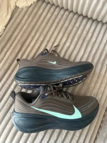 Used Nike Vomero Plus Running Shoes