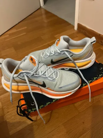 Käytetty Nike Vomero 18 bike — kuva 2 / 3