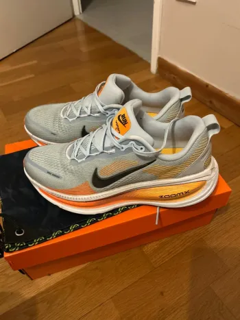 Used Nike Vomero 18 Running Shoes