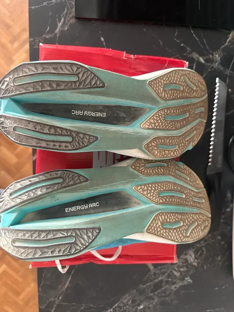 Tweedehands New Balance Supercomp Elite v4 bike — afbeelding 3 van 6