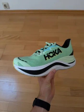 Used Premium Skyward X Running Shoes