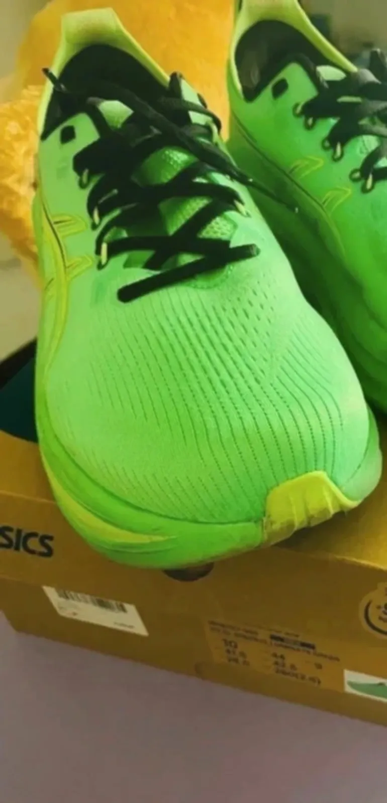 Tweedehands Asics Nimbus 28 bike — afbeelding 2 van 4