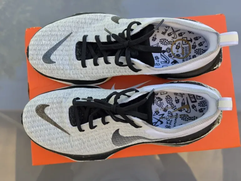Used Nike ZoomX Invincible 3 bike — image 4 of 6