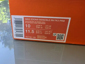 Used Nike ZoomX Invincible 3 bike — image 2 of 6