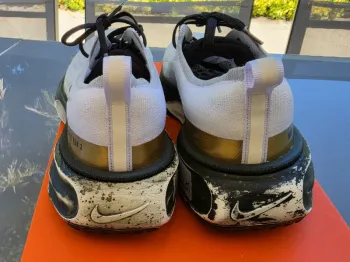 Used Nike ZoomX Invincible 3 bike — image 3 of 6