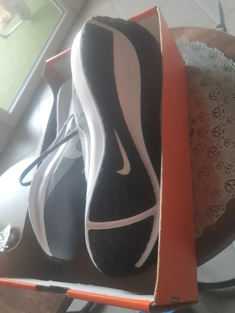 Używany Nike Running Shoes bike — zdjęcie 4 z 5