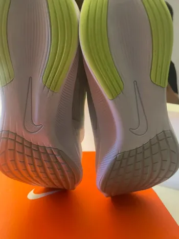 Tweedehands Nike Zoom Fly 4 bike — afbeelding 5 van 9