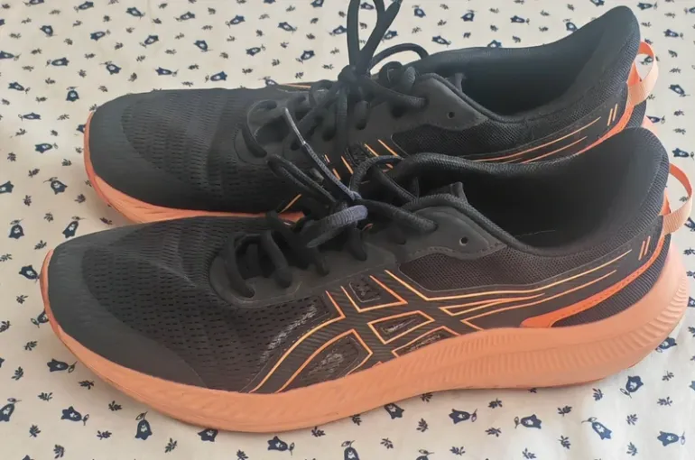 Gebrauchtes Orange Asics Running Shoes bike — Bild 2 von 5