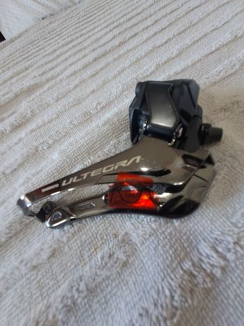 Used Shimano Ultegra Di2 Front Derailleur Drivetrain & Pedals