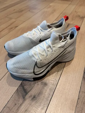 Used Nike Tempo Running Shoes