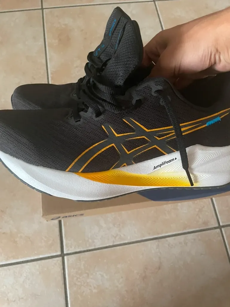 Używany Asics Versablast 4 bike — zdjęcie 3 z 7