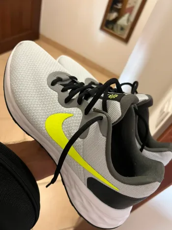 Gebrauchtes Nike Revolution 6 Running Shoes