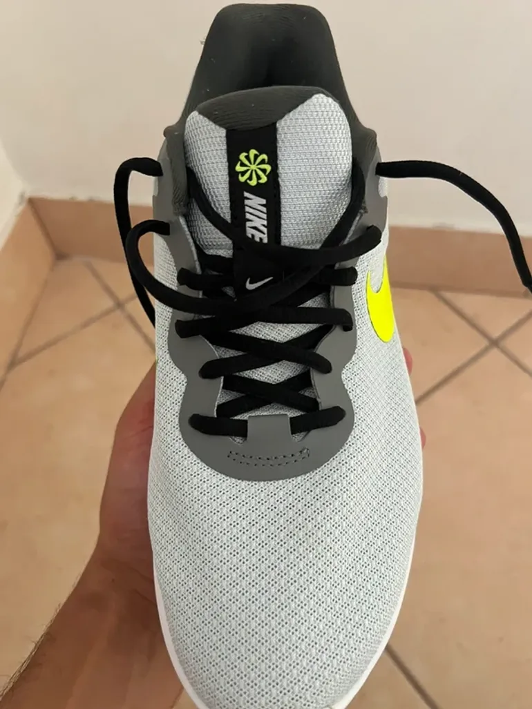 Używany Nike Revolution 6 bike — zdjęcie 2 z 5