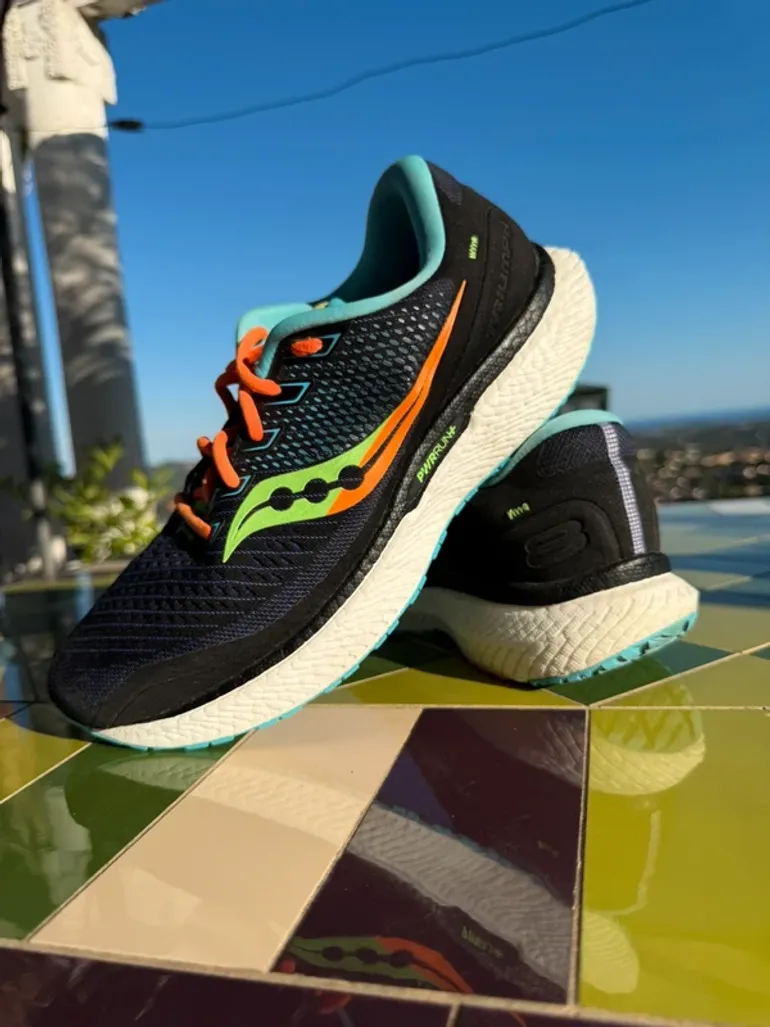 Used Saucony Running Shoes bike — image 2 of 7