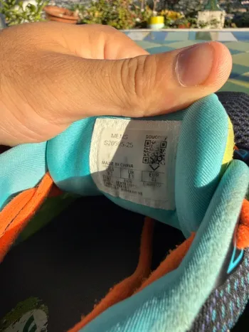 Used Saucony Running Shoes bike — image 6 of 7