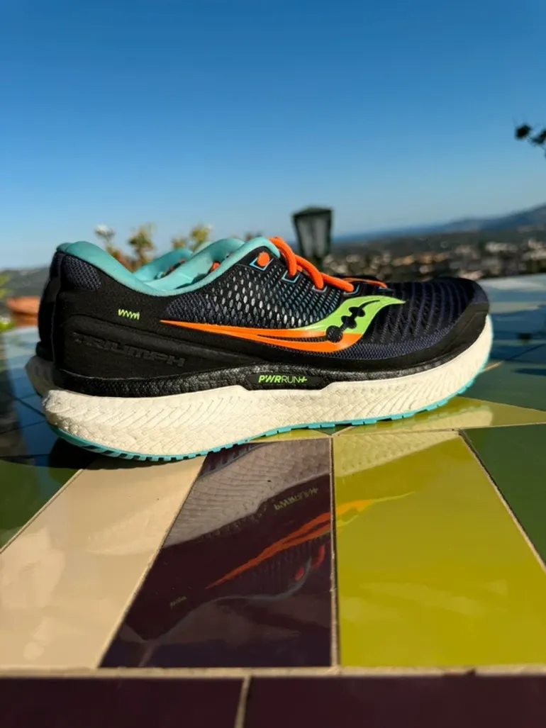 Used Saucony Running Shoes bike — image 4 of 7