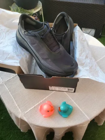 Použité Adidas Hyperboost Edge M Running Shoes