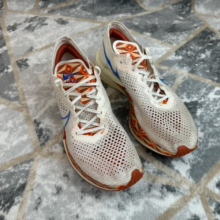 Used Premium Vaporfly 3 bike — image 4 of 15