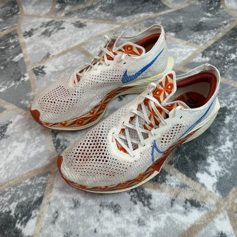 Used Premium Vaporfly 3 bike — image 3 of 15