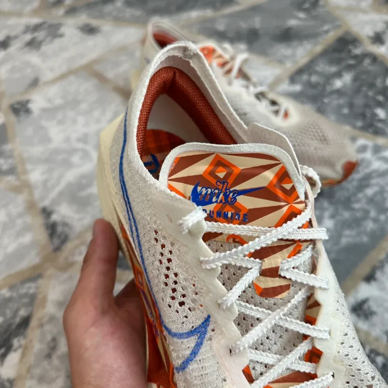 Used Premium Vaporfly 3 bike — image 6 of 15