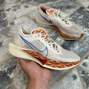 Used Premium Vaporfly 3 bike — image 2 of 15