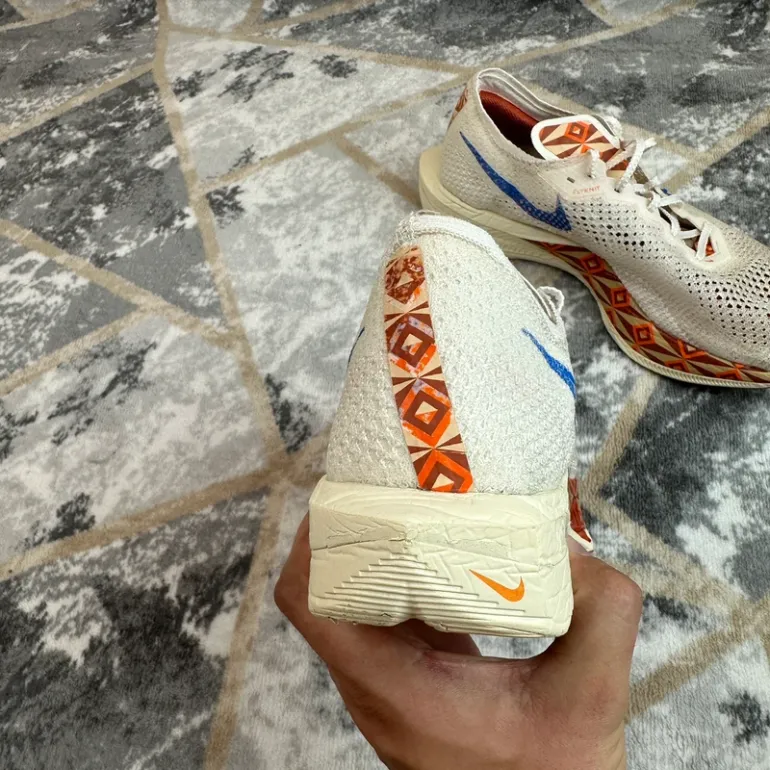 Used Premium Vaporfly 3 bike — image 8 of 15