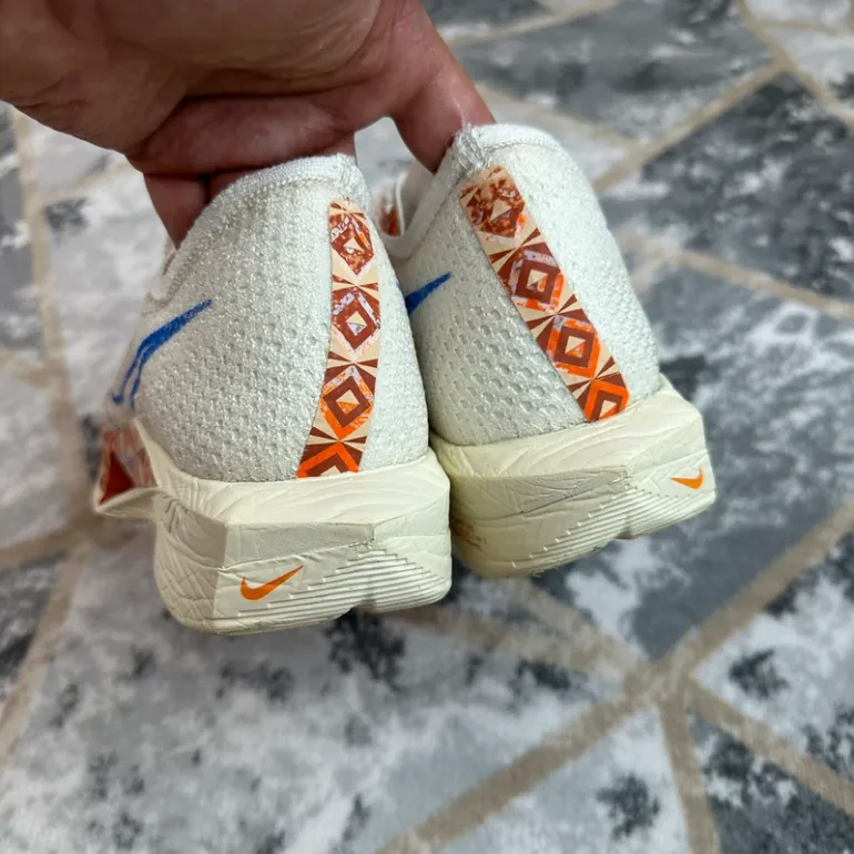 Used Premium Vaporfly 3 bike — image 9 of 15