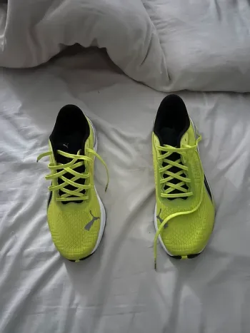 Used Nitro Velocity 3 Running Shoes