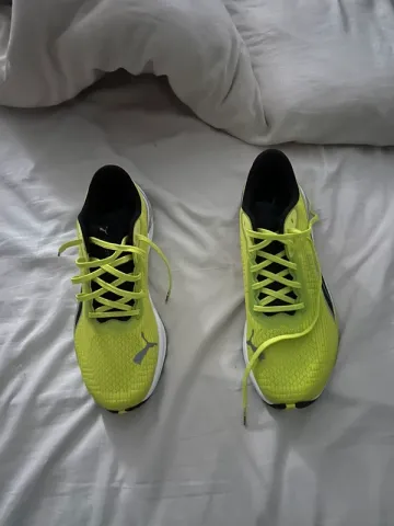 Used Nitro Velocity 3 Running Shoes