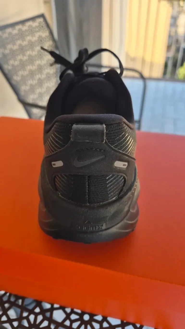 Używany Nike Vomero 18 ZoomX bike — zdjęcie 4 z 6