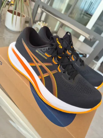 Used Asics Gel-Cumulus 28 Running Shoes