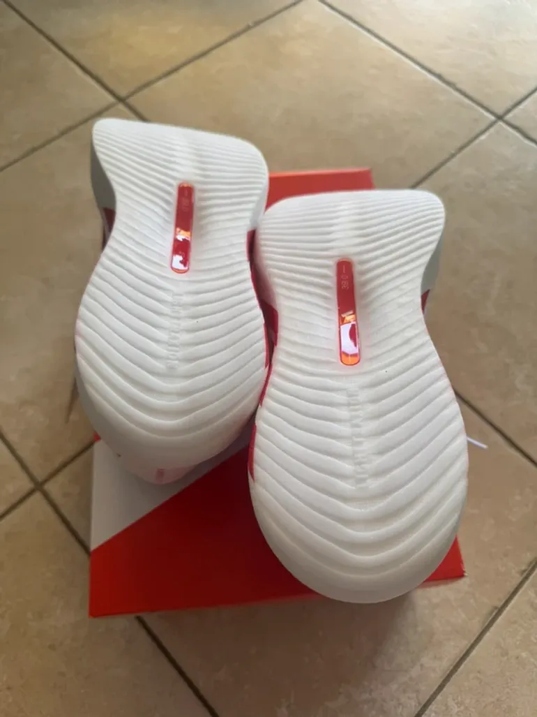 Použité Adidas Hyperboost Edge bike — obrázek 5 z 7