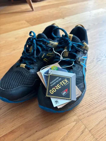 Used Asics Gel Sonoma 5 G-TX Running Shoes