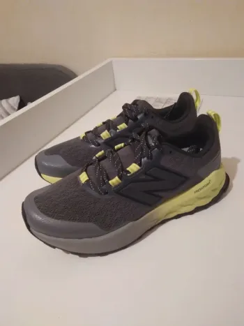 Used New Balance Sneakers Running Shoes