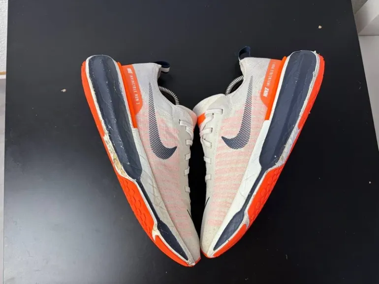 Used Nike ZoomX Invincible Run Flyknit 3 bike — image 3 of 5