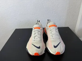 Used Nike ZoomX Invincible Run Flyknit 3 bike — image 4 of 5