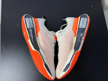 Used Nike ZoomX Invincible Run Flyknit 3 bike — image 2 of 5