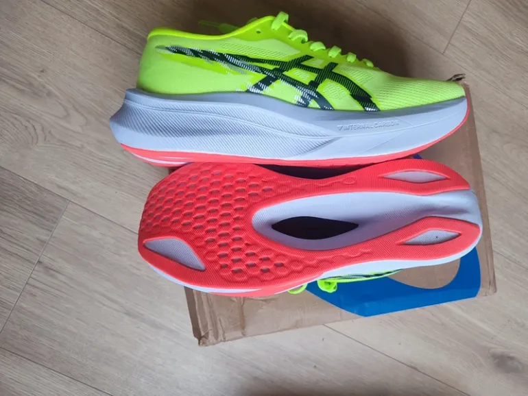 Used Asics Magic Speed 4 bike — image 2 of 5