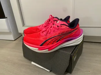 Used Deviate Nitro 4 Running Shoes