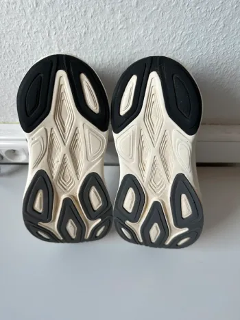 Used New Balance Fresh Foam X More v6 bike — image 3 of 5