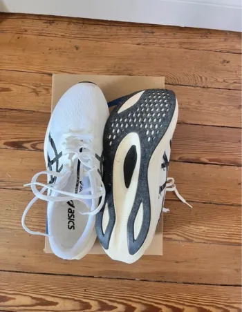 Used Asics Magic Speed 4 bike — image 4 of 4