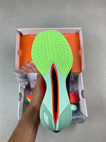 Käytetty Nike Vaporfly 4 Next% bike — kuva 2 / 4