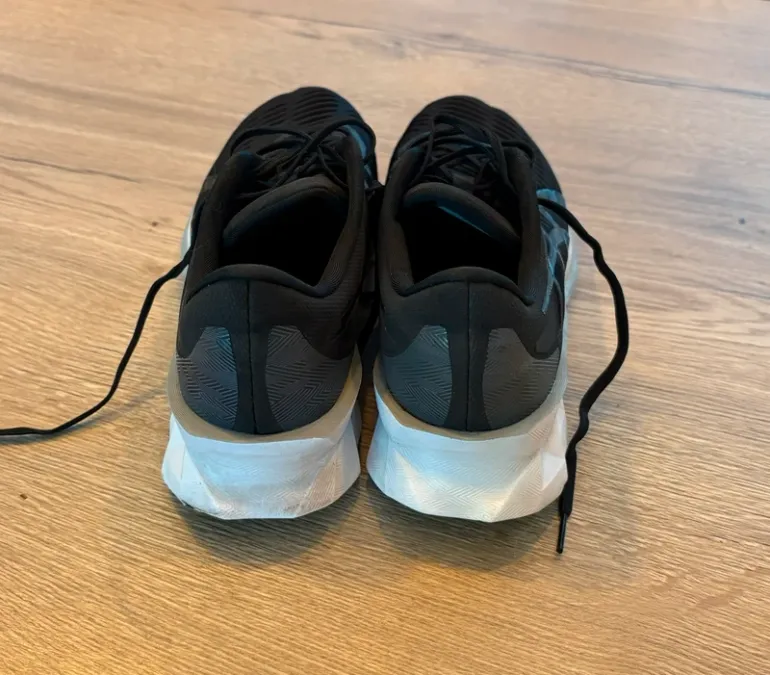 Brugt Asics Novablast bike — billede 4 af 5