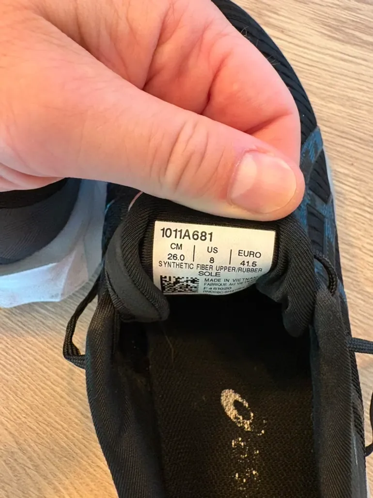Brugt Asics Novablast bike — billede 2 af 5