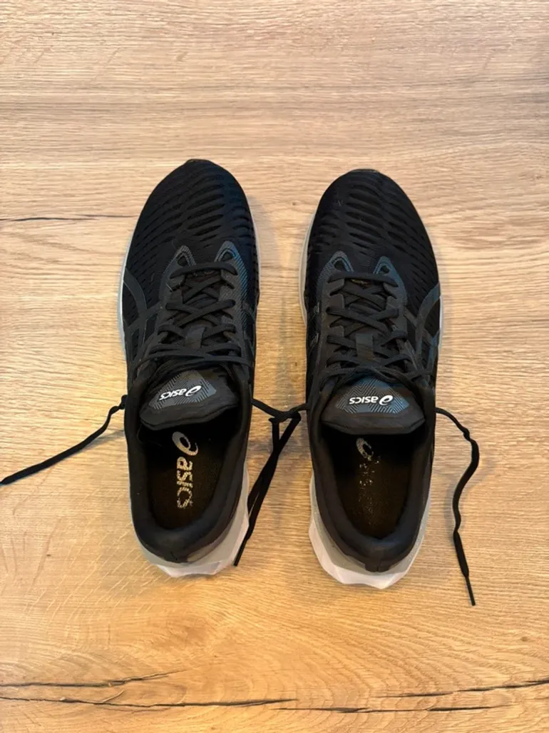 Brugt Asics Novablast bike — billede 5 af 5