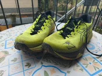 Używany Asics Fuji Speed 3 Running Shoes