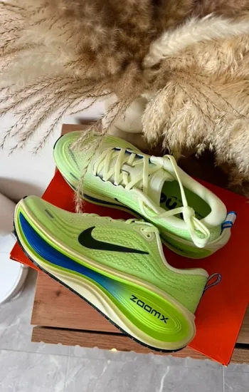 Używany Nike Vomero PLUS Running Shoes